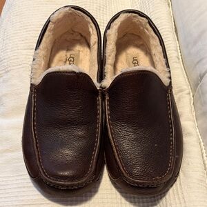 Ugg men’s Ascot leather slippers size 11